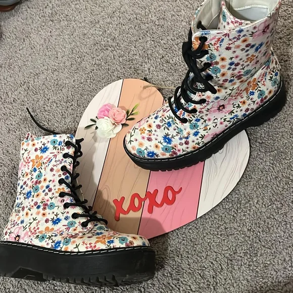 UNIONBAY Pink and Black Floral Boots - Picture 7 of 12